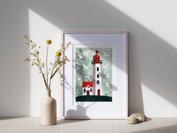 Phare by Julie Brouant | DeCasa -ヨーロッパのアートポスターショップ | インテリアアート | カラフルアート | 海外ポスター | フランス | ブルターニュ地方 | 灯台 | 鳥 | 海鳥 | レッド | ブルーグリーン | 風景 | 旅行 | おしゃれポスター | 可愛い