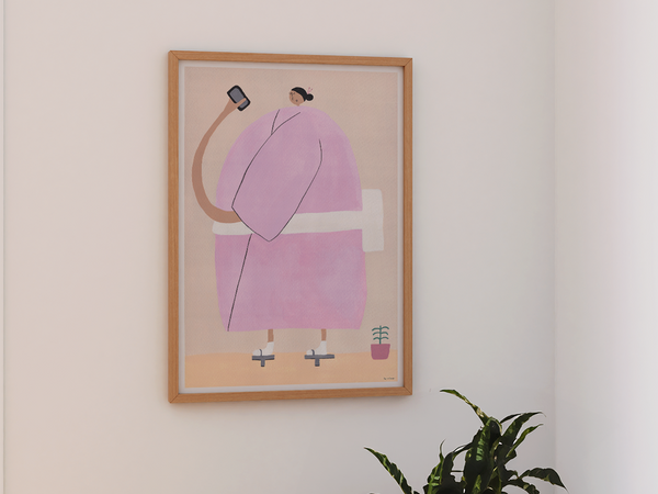 Miss Fuji by Lynn Cosyn | DeCasa -ヨーロッパのアート＆ポスターショップ | インテリアアート | カラフルアート | 海外ポスター | モダンアート | おしゃれポスター | 女性 | イラスト | ピンク | 日本 | ジャパンディ