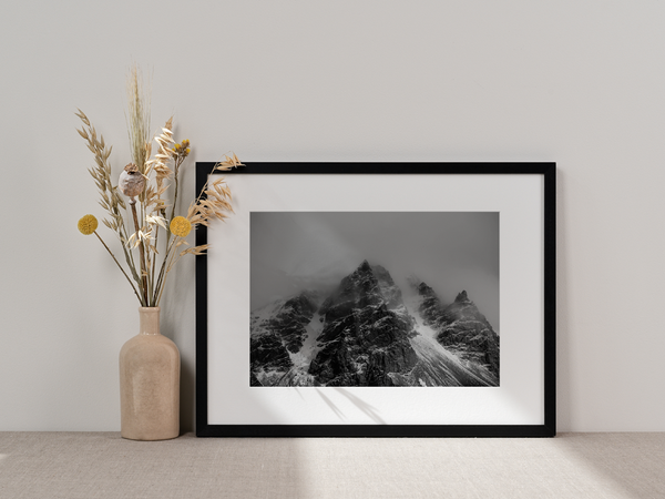 Misty Glacier | Iceland, 2017 by Serena Morandi | DeCasa -ヨーロッパのアート＆ポスターセレクトショップ| アイスランド | 氷河 | 風景写真 | モノクロ写真