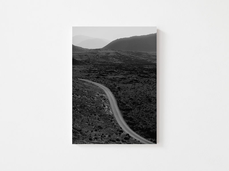 Road (I), Lanzarote, 2021 by Serena Morandi | DeCasa -ヨーロッパのアート＆ポスターセレクトショップ | スペイン・カナリア諸島 | ランサローテ島 | 風景写真 | モノクロ写真